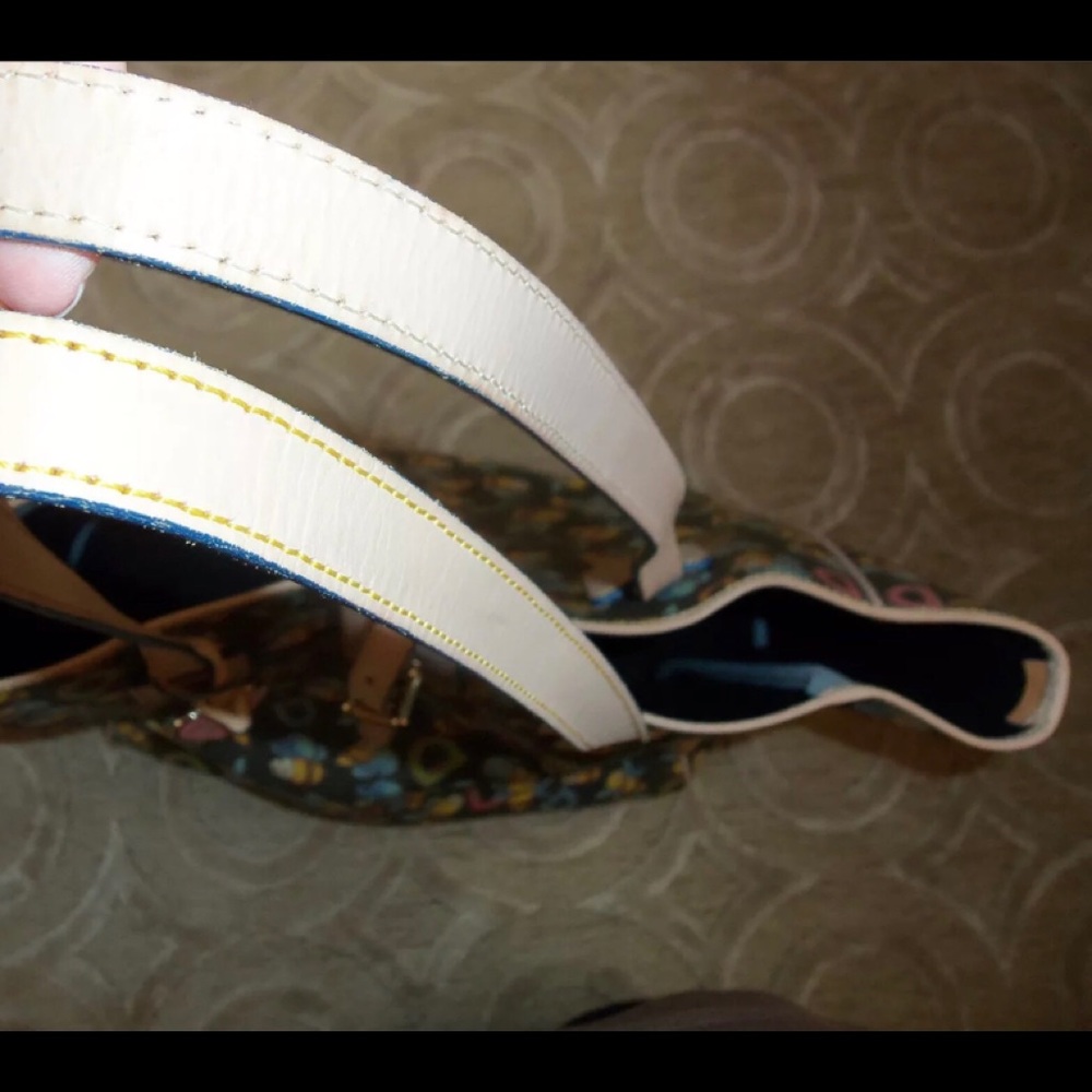 🐝Big! Huge! DOONEY BOURKE Beautiful Tote Bag D's & Bees RARE 20Wx 15Hx 7.25D - Picture 11 of 13